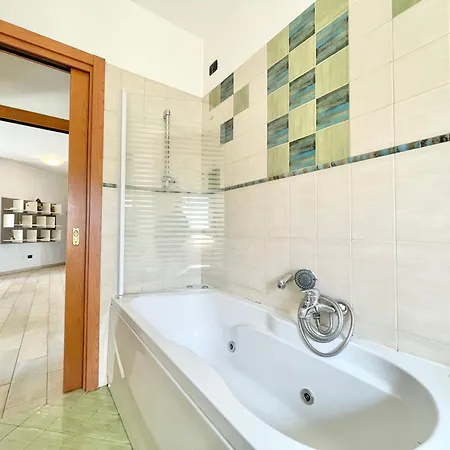 Bilocale Con Terrazzo E Parcheggio - Alba Blu * 리미니