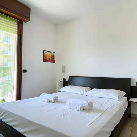 Bilocale Con Terrazzo E Parcheggio - Alba Blu Apartment *