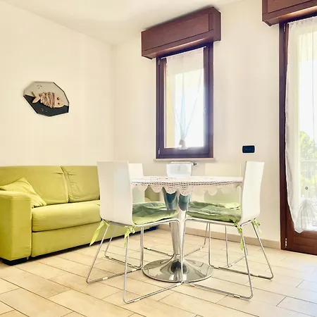 Bilocale Con Terrazzo E Parcheggio - Alba Blu 리미니