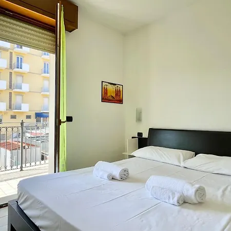 Bilocale Con Terrazzo E Parcheggio - Alba Blu דירה רימיני