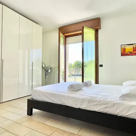 Bilocale Con Terrazzo E Parcheggio - Alba Blu Apartman