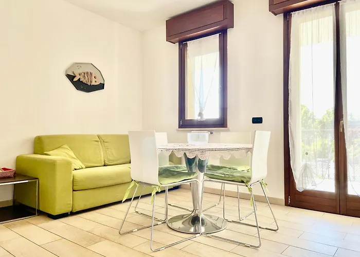 Bilocale Con Terrazzo E Parcheggio - Alba Blu Римини