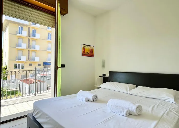 Bilocale Con Terrazzo E Parcheggio - Alba Blu Lägenhet Rimini