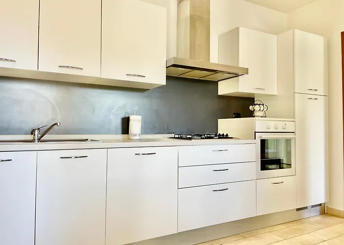 Bilocale Con Terrazzo E Parcheggio - Alba Blu Lägenhet *