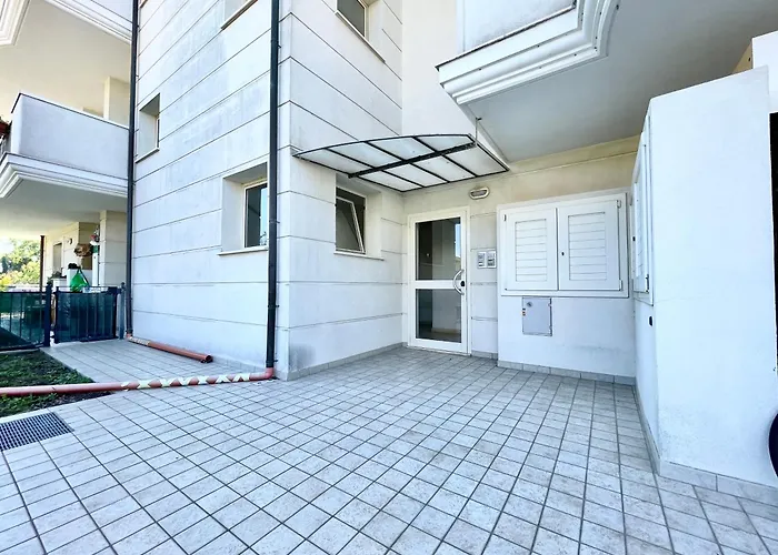 Bilocale Con Terrazzo E Parcheggio - Alba Blu Lägenhet *