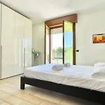 Bilocale Con Terrazzo E Parcheggio - Alba Blu Apartament